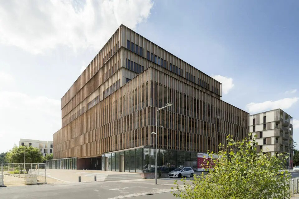 Retail in Bruges for lease Building Photo- Image 1 of 3