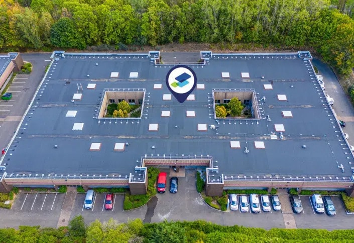 Industrial in Trappes for lease - Building Photo - Image 1 of 12