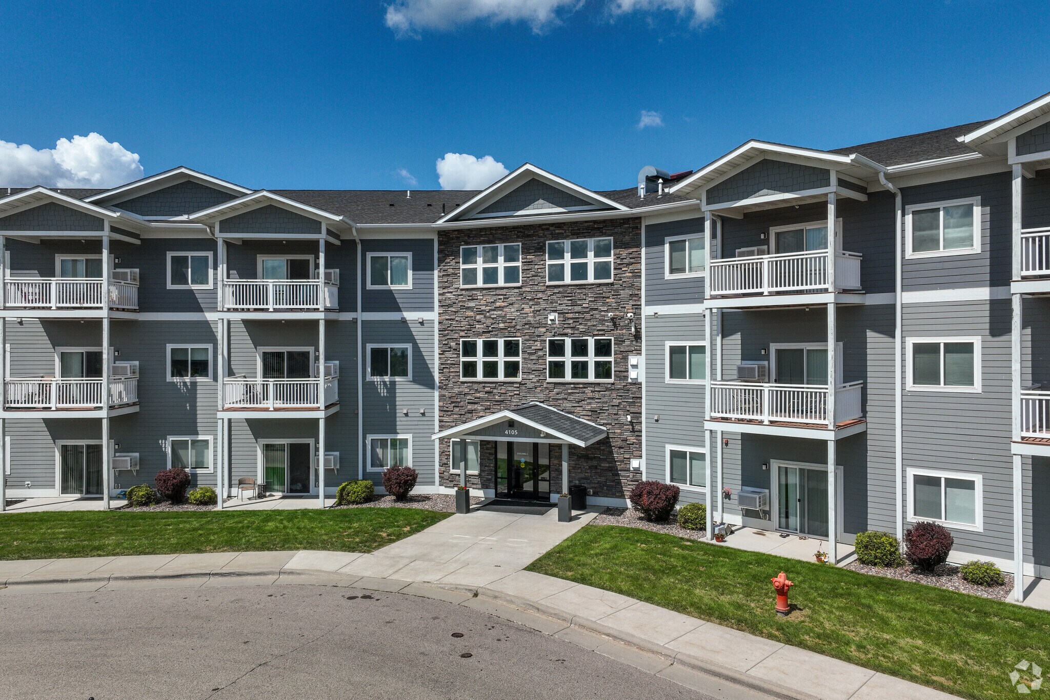 4871 Pines View Pl NW, Rochester, MN for sale Primary Photo- Image 1 of 1