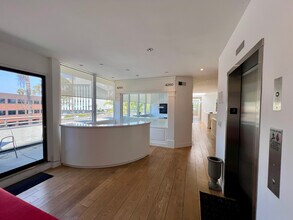 4250 Wilshire Blvd, Los Angeles, CA for lease Interior Photo- Image 1 of 11