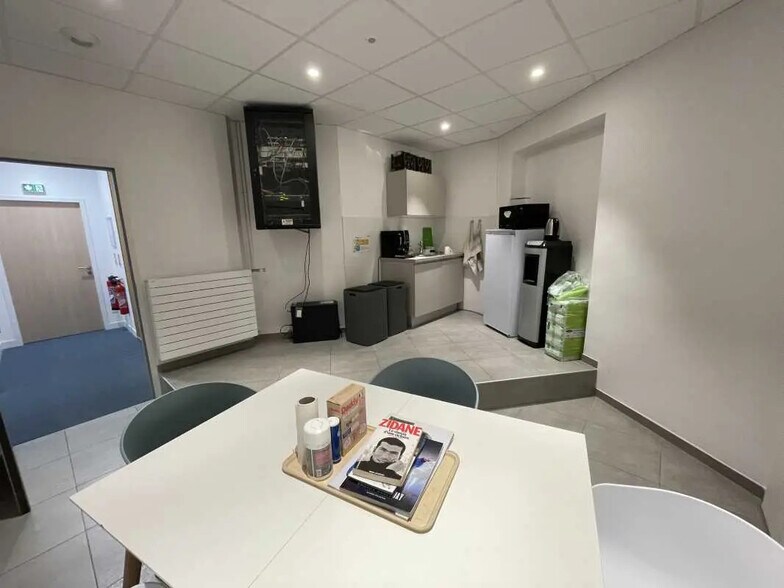Office in Nantes for lease - Interior Photo - Image 2 of 5