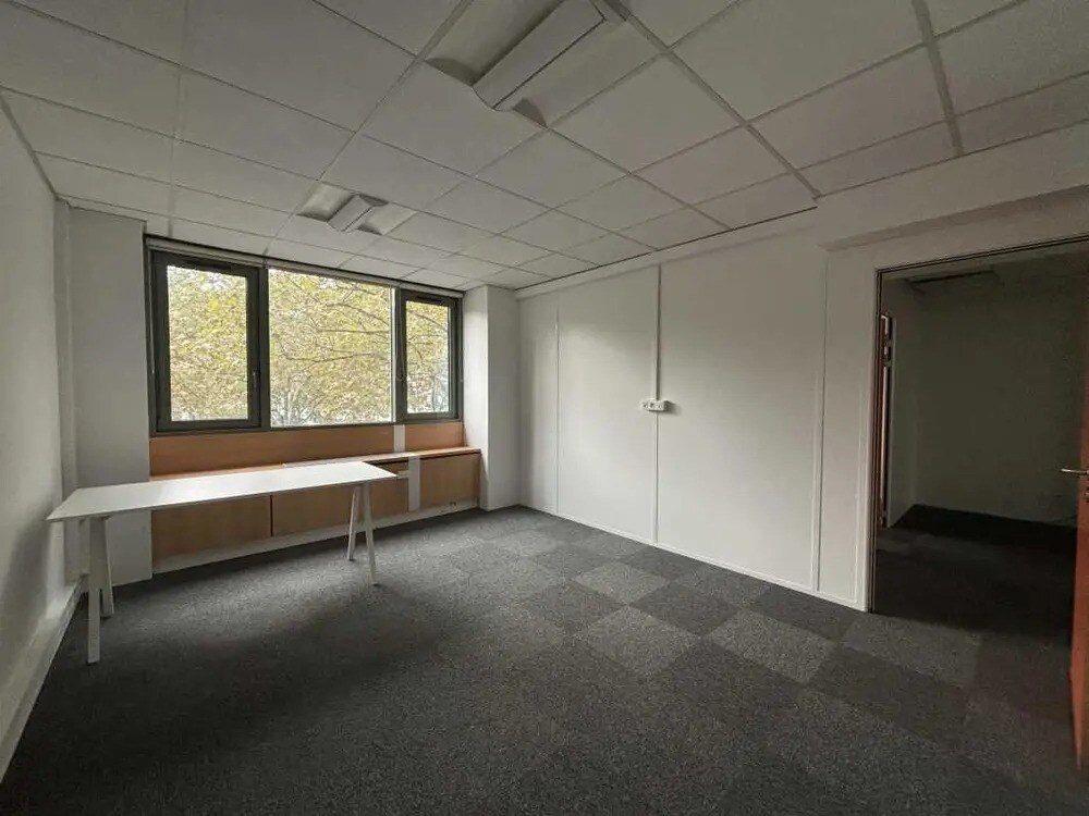 83 Boulevard Exelmans, Paris for lease Interior Photo- Image 1 of 4
