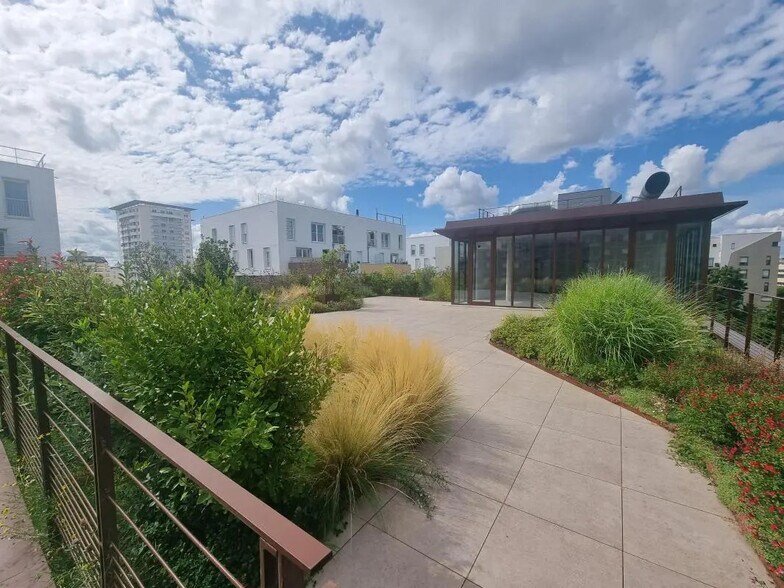 74 Avenue Lénine, Gentilly for lease - Building Photo - Image 3 of 21