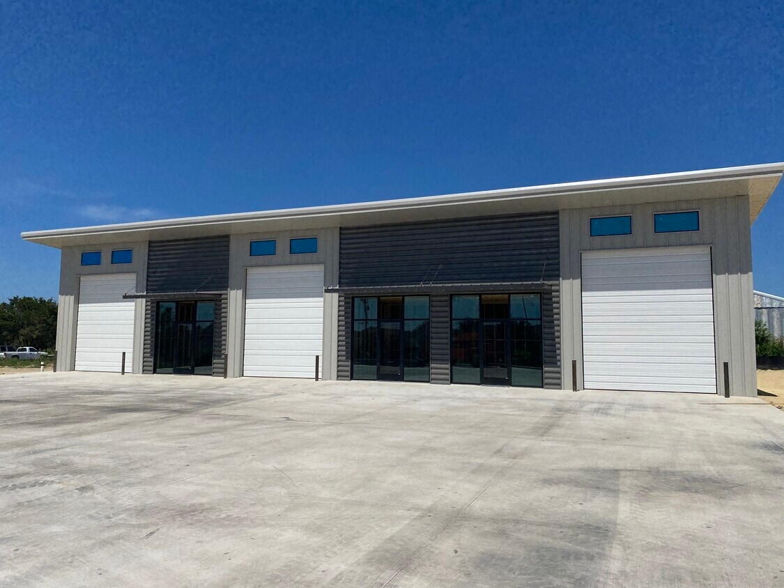 775 County Road 270, Leander, TX for lease Building Photo- Image 1 of 5