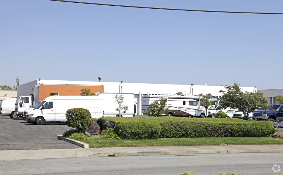 14660-14676 Doolittle Dr, San Leandro, CA for lease - Building Photo - Image 3 of 3