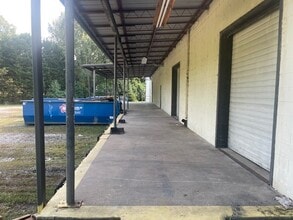 100 E Newberry Ave, Liberty, NC for lease Building Photo- Image 2 of 2