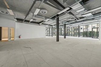 22-32 Rue De Clignancourt, Paris for lease Interior Photo- Image 1 of 9