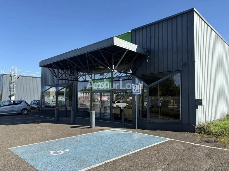 Retail in Ostwald for lease - Building Photo - Image 3 of 12