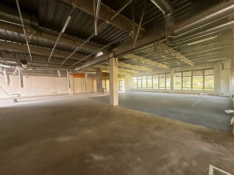 Flex in Lingolsheim for lease - Interior Photo - Image 2 of 5