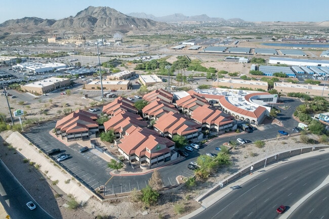 More details for 900 Sunland Park Dr, El Paso, TX - Hospitality for Sale
