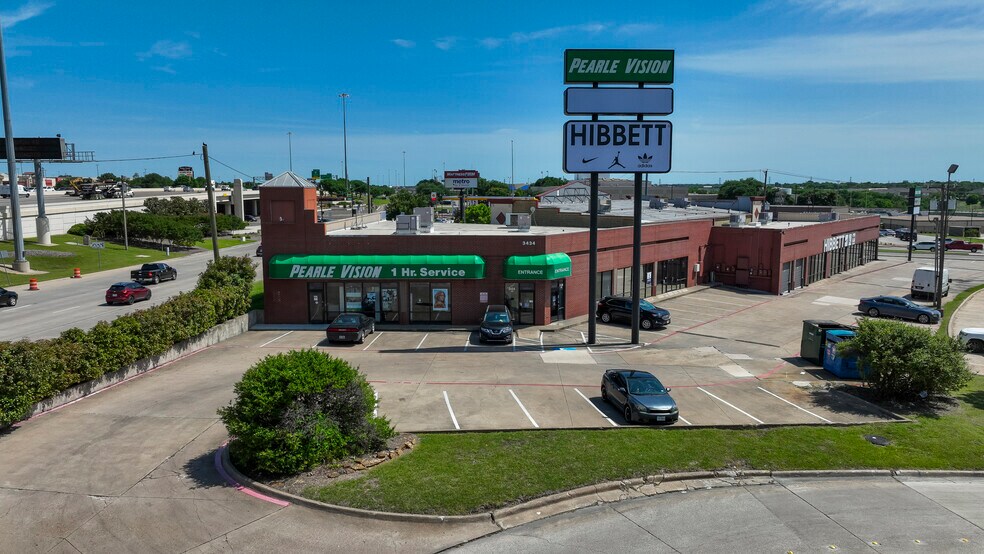 3434 Towne Crossing Blvd, Mesquite, TX for lease - Building Photo - Image 3 of 3