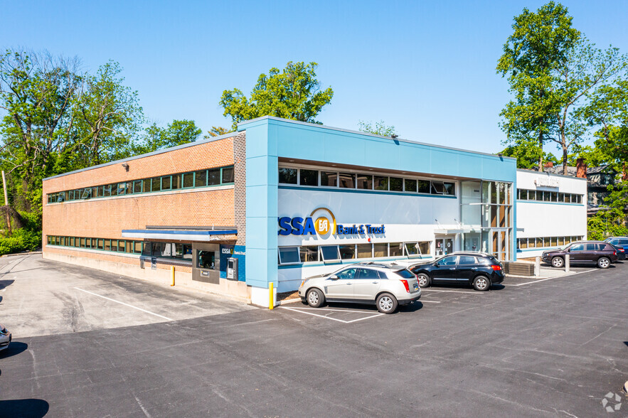 354 W Lancaster Ave, Haverford, PA for lease - Primary Photo - Image 1 of 6