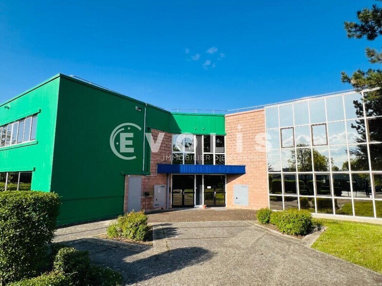 Flex in Saint-Thibault-des-Vignes for lease - Building Photo - Image 1 of 13