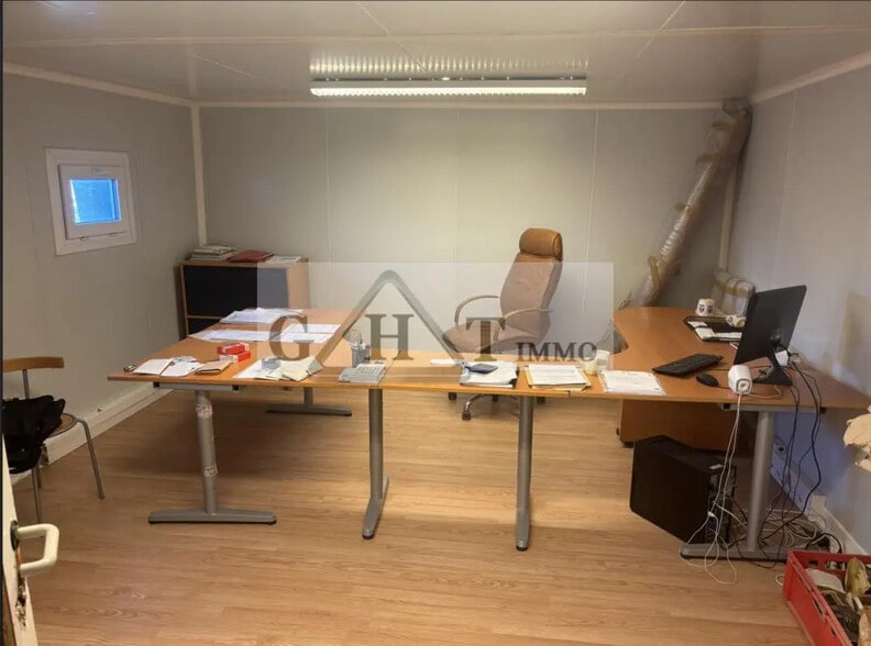 Industrial in Gennevilliers for sale - Building Photo - Image 2 of 3