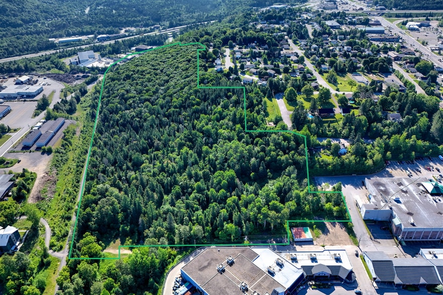 Rue Raymond, Sainte-agathe-des-monts, QC for sale - Primary Photo - Image 1 of 3