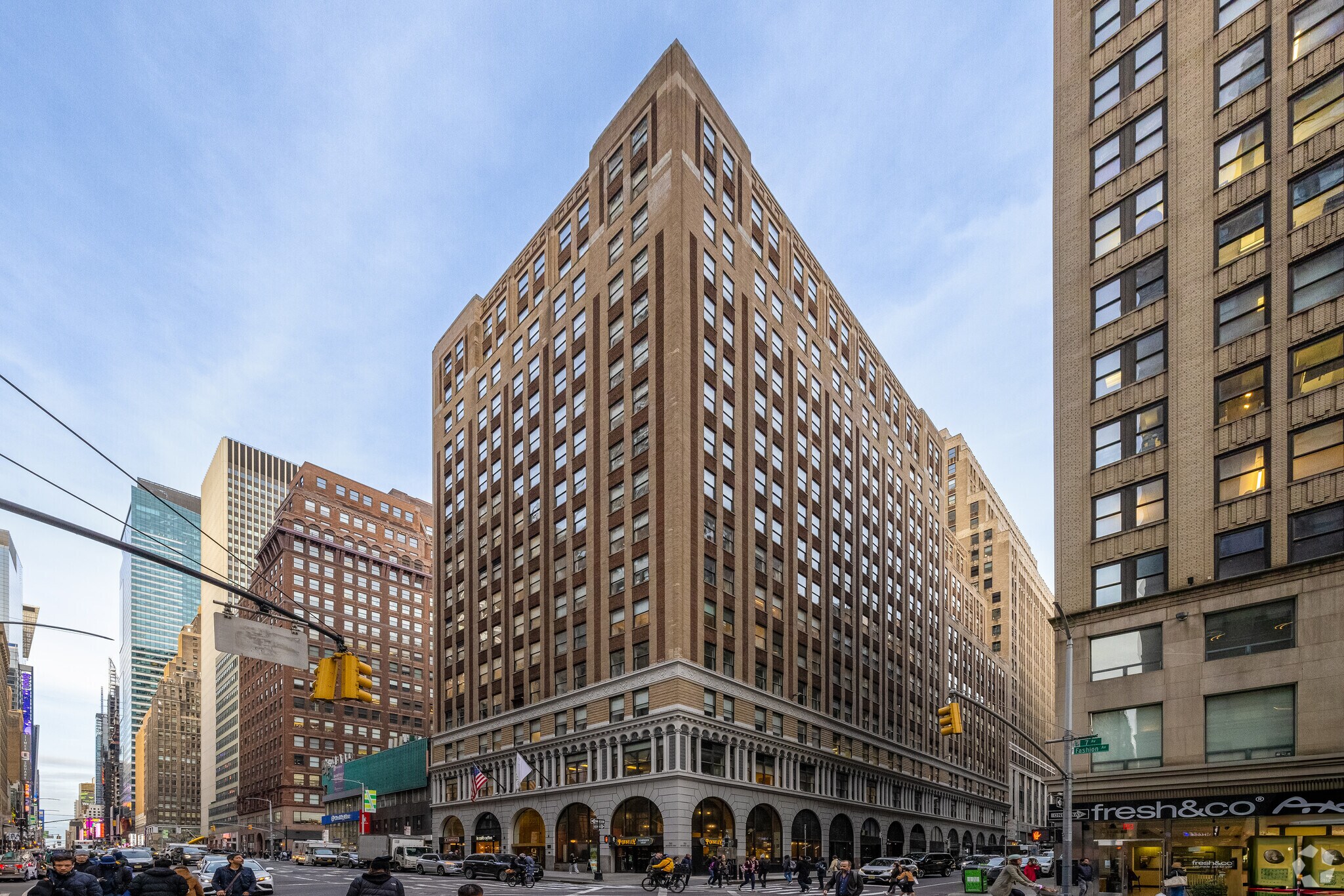 501 Fashion Ave, New York, NY for lease Building Photo- Image 1 of 15
