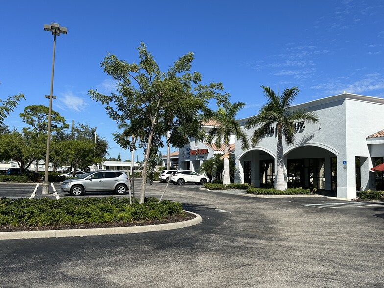 13500 Tamiami Trl N, Naples, FL for lease - Building Photo - Image 2 of 9