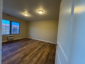 2051 Hilltop Dr, Redding, CA for lease Building Photo- Image 2 of 7