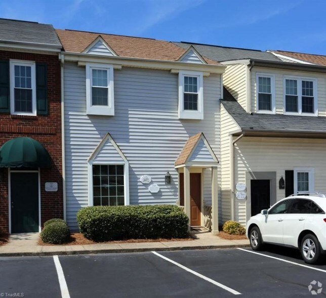 13481350 Ashley Sq, WinstonSalem, NC 27103