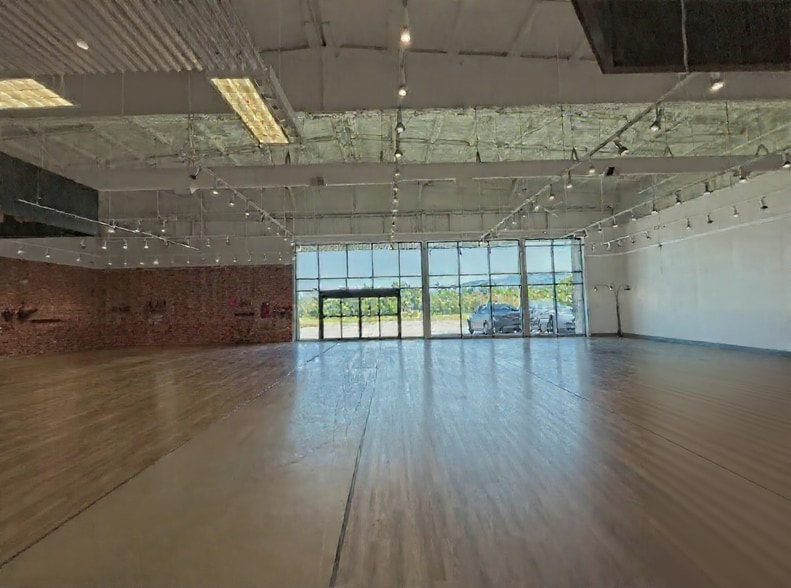 105 Gallery Ln, Morristown, VT for lease - Building Photo - Image 3 of 4