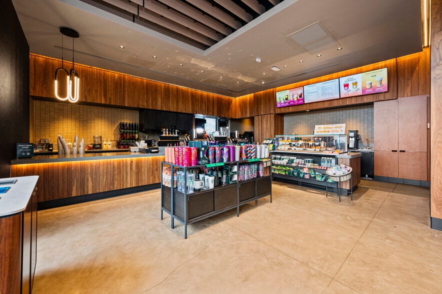 Starbucks Investment Opportunity portfolio of 3 properties for sale on LoopNet.com - Building Photo - Image 3 of 15