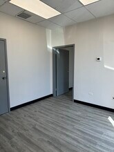 1451 Tonne Rd, Elk Grove Village, IL for lease Interior Photo- Image 2 of 5