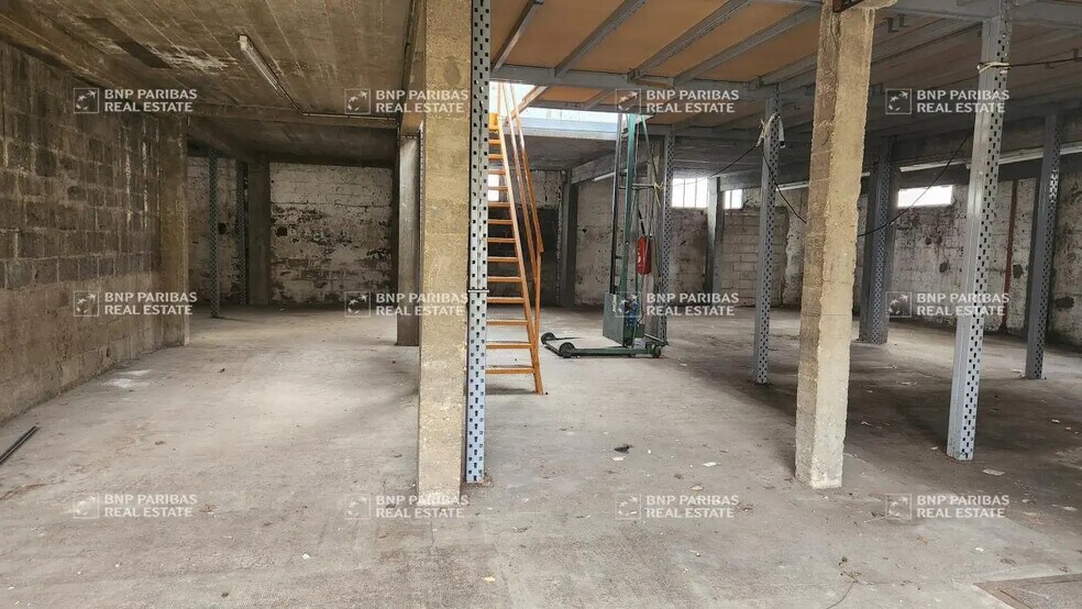 Flex in Maisons-Alfort for sale - Interior Photo - Image 2 of 4