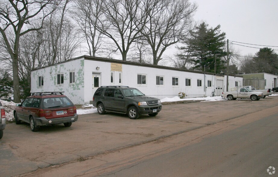 45 Nutmeg Ln, Glastonbury, CT 06033