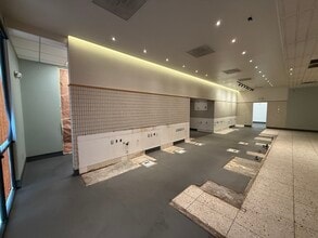 4840 W Desert Inn Rd, Las Vegas, NV for lease Interior Photo- Image 2 of 18