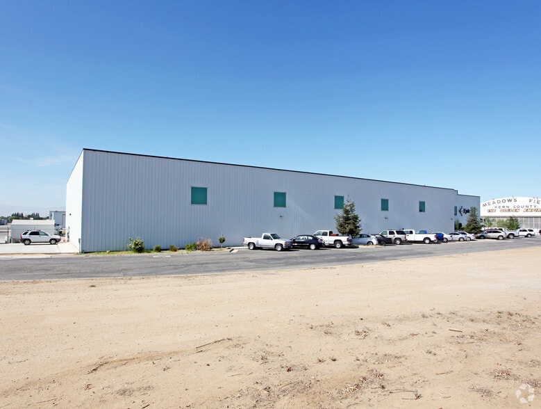 1105 Douglas St, Bakersfield, CA for sale - Building Photo - Image 2 of 7