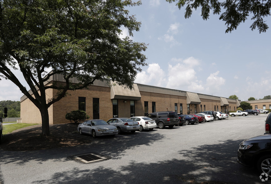 200-240 Turner Industrial Way, Aston, PA for lease - Primary Photo - Image 1 of 10