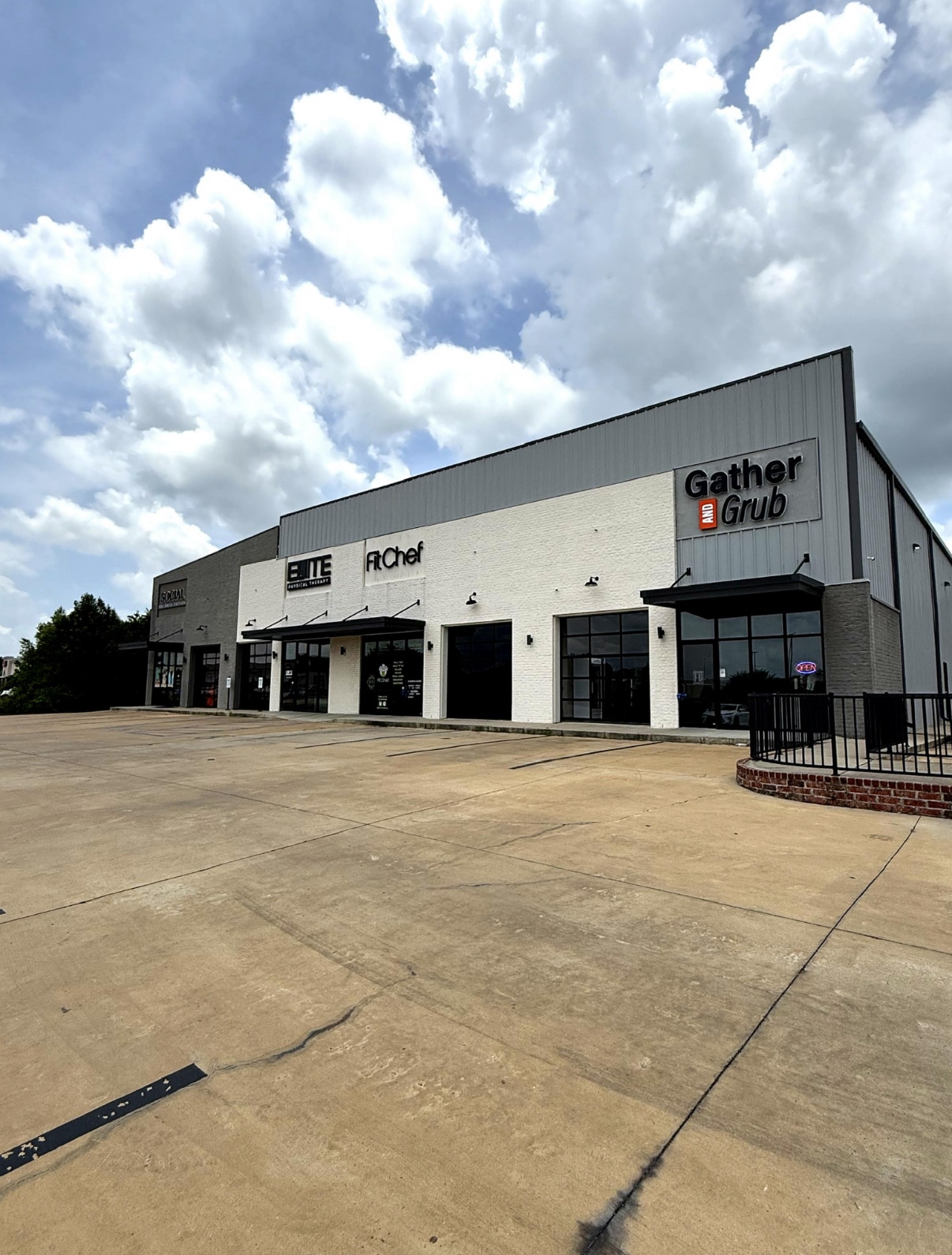 111 Dees Dr, Gluckstadt, MS for lease Building Photo- Image 1 of 8