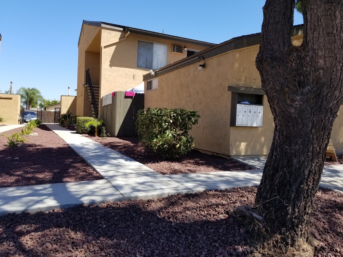 8852 Mira Mesa Blvd, San Diego, CA 92126