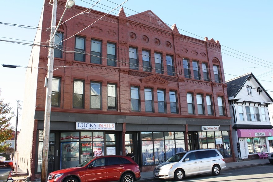 560 Washington St, Whitman, MA 02382