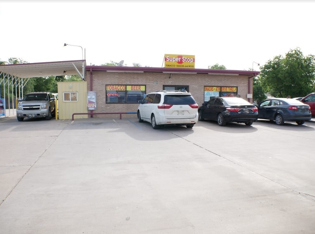 2517 N Chadbourne St, San Angelo, TX 76903 Super Stop