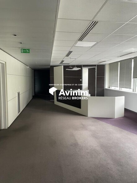 Office in Bobigny for lease - Interior Photo - Image 2 of 13