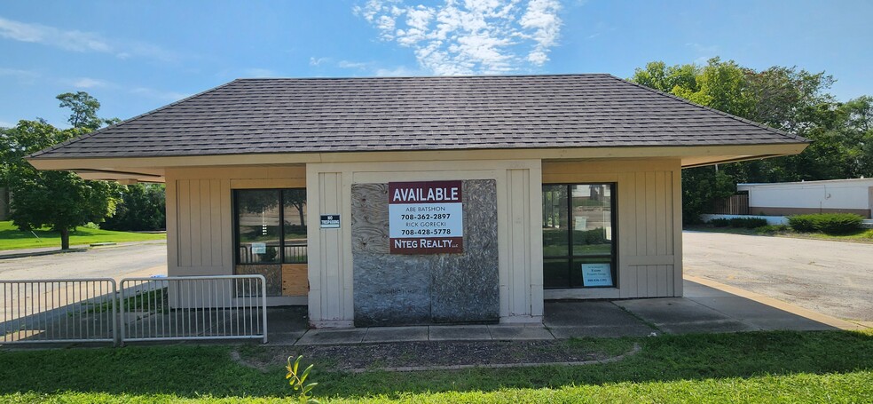 2920 NE Adams St, Peoria, IL for sale - Building Photo - Image 1 of 18