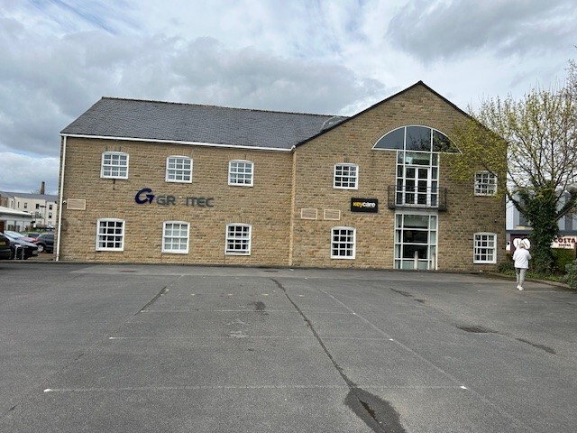 Salts Mill Rd, Shipley for lease - Building Photo - Image 1 of 3