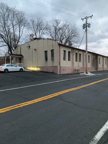 339 Delaware Ave, Delmar, NY for lease - Building Photo - Image 2 of 6