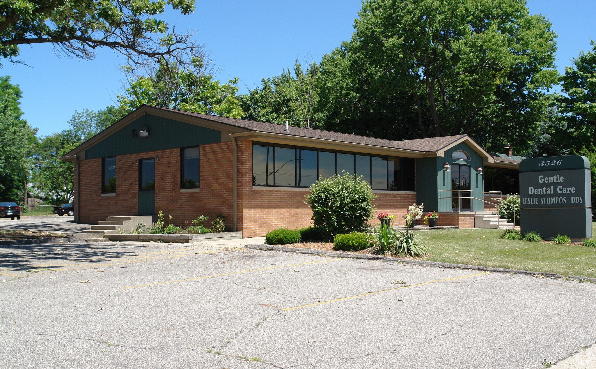3526 W Saginaw St, Lansing, MI for lease Primary Photo- Image 1 of 6