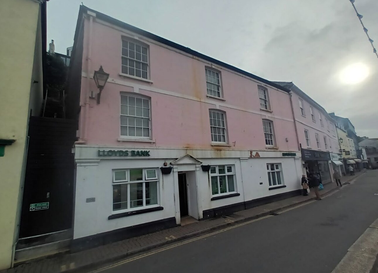 Fore St, Looe for sale Primary Photo- Image 1 of 1