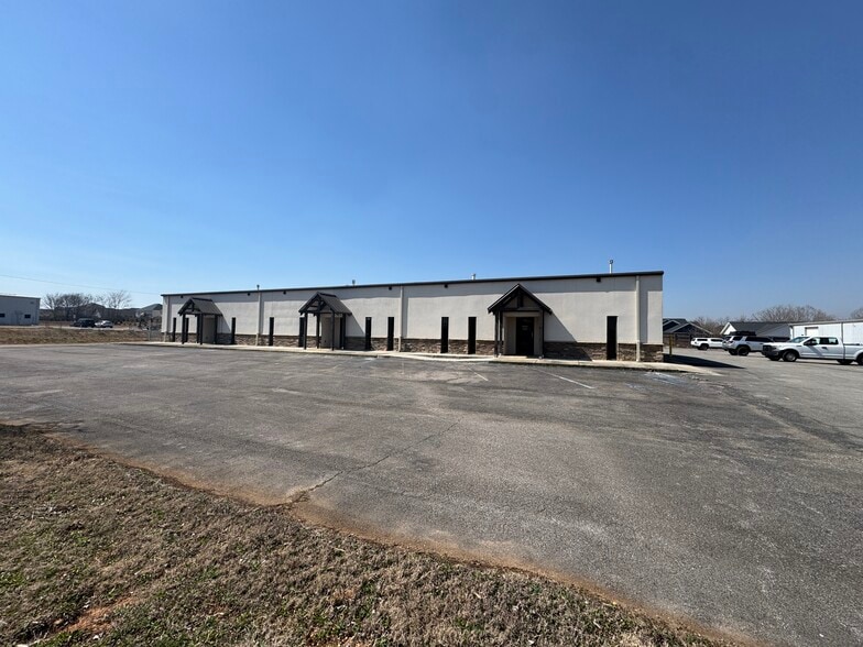 102 Tribble Dr, Madison, AL for sale - Building Photo - Image 1 of 1