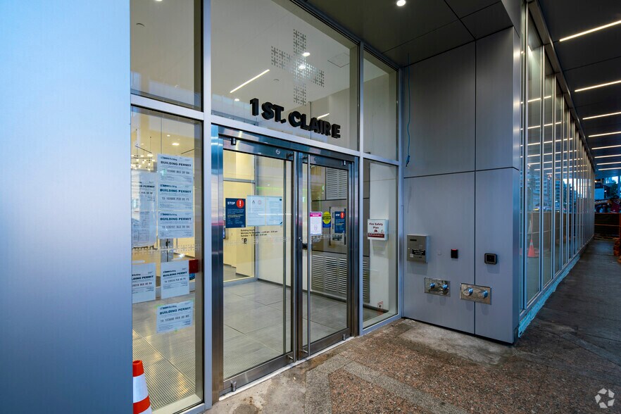 1 St Clair Ave E, Toronto, ON for lease - Building Photo - Image 3 of 3