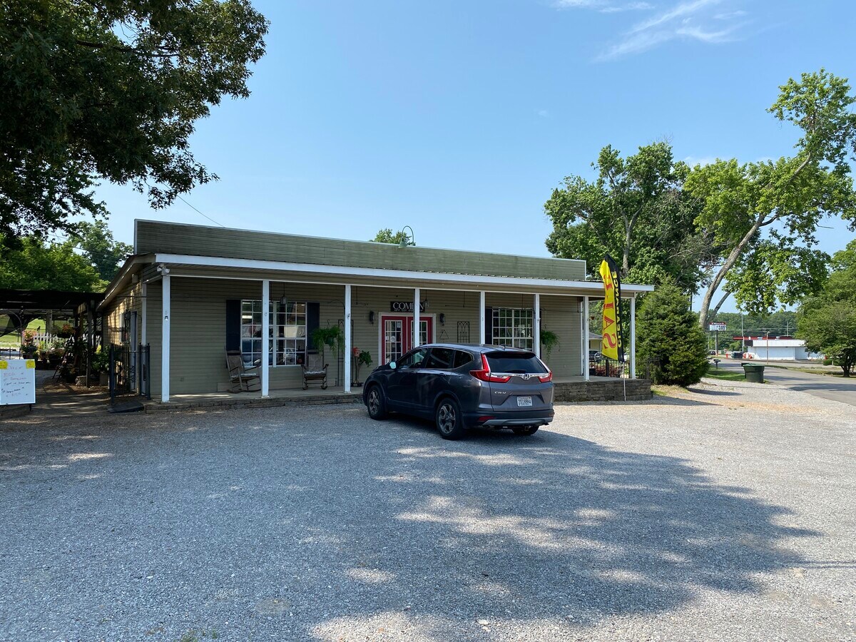 1701 S Scott St, Scottsboro, AL 35768