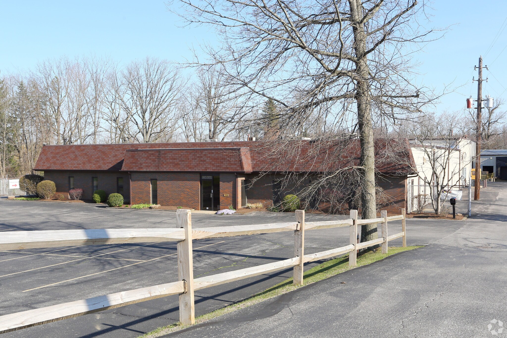 807 E Turkeyfoot Lake Rd, Akron, OH for sale Primary Photo- Image 1 of 1