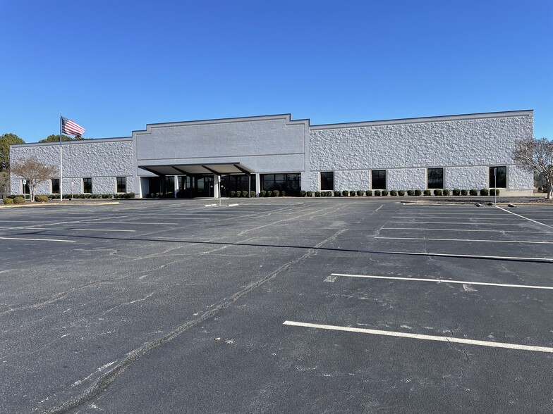 2713 Forest Hills Rd SW, Wilson, NC for sale - Building Photo - Image 1 of 1