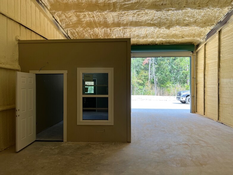 2024 S. John Redditt, Lufkin, TX for lease - Interior Photo - Image 2 of 5