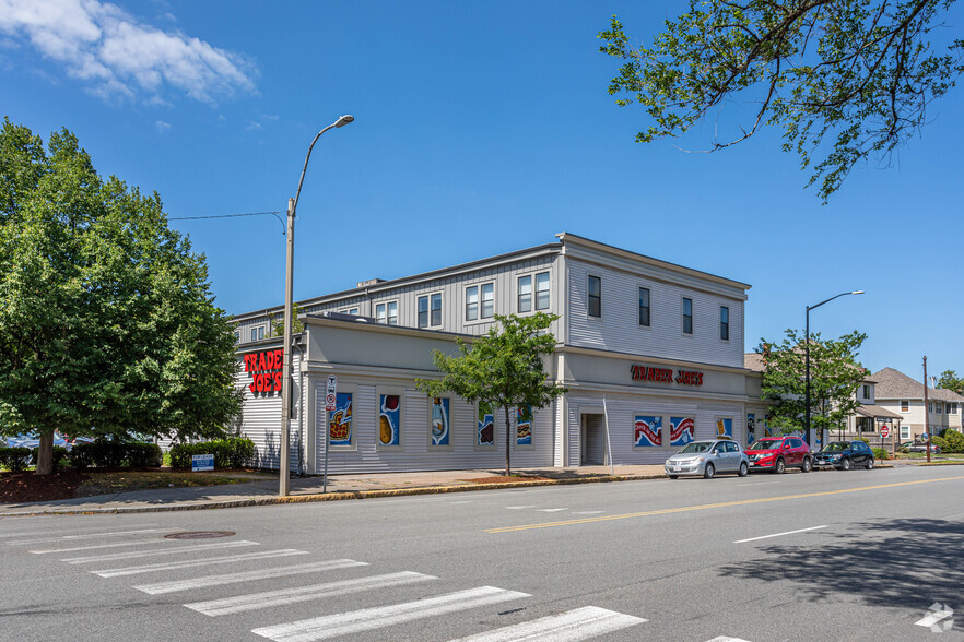 1121 Washington St, Newton, MA 02465 - Coworking Offices Above Trader ...