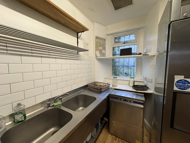324 Morningside Rd, Edinburgh for lease - Building Photo - Image 2 of 8