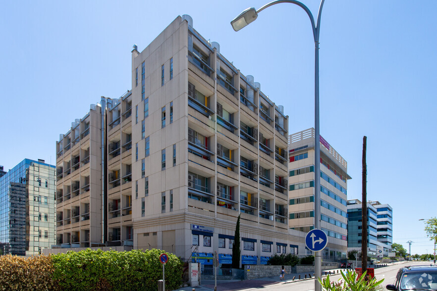 Avenida de Manoteras, 10, Madrid, Madrid for lease - Primary Photo - Image 1 of 2